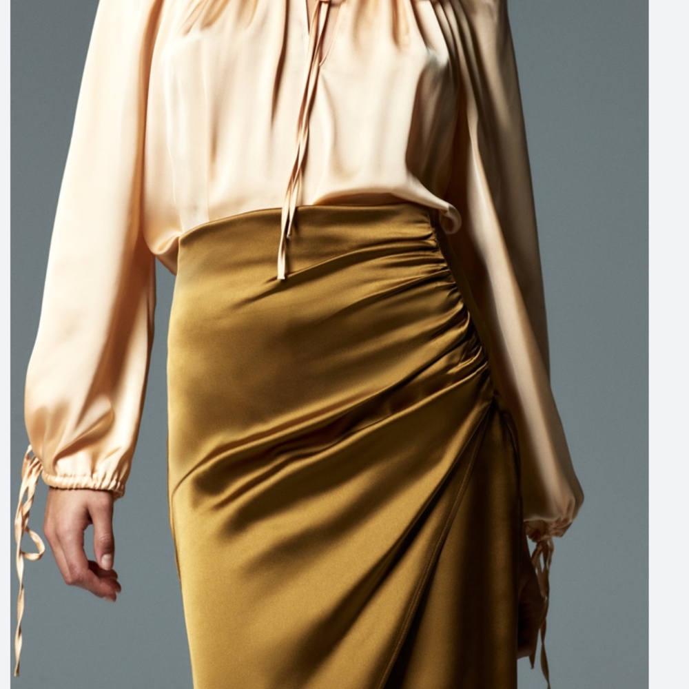 SATIN EFFECT RUCHED SKIRT - Picture 2 of 5